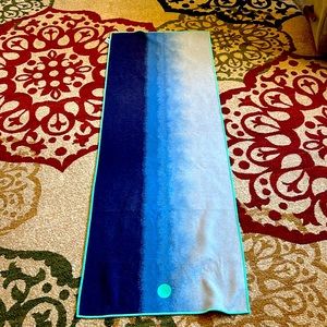 Manduka Yogitoes towel